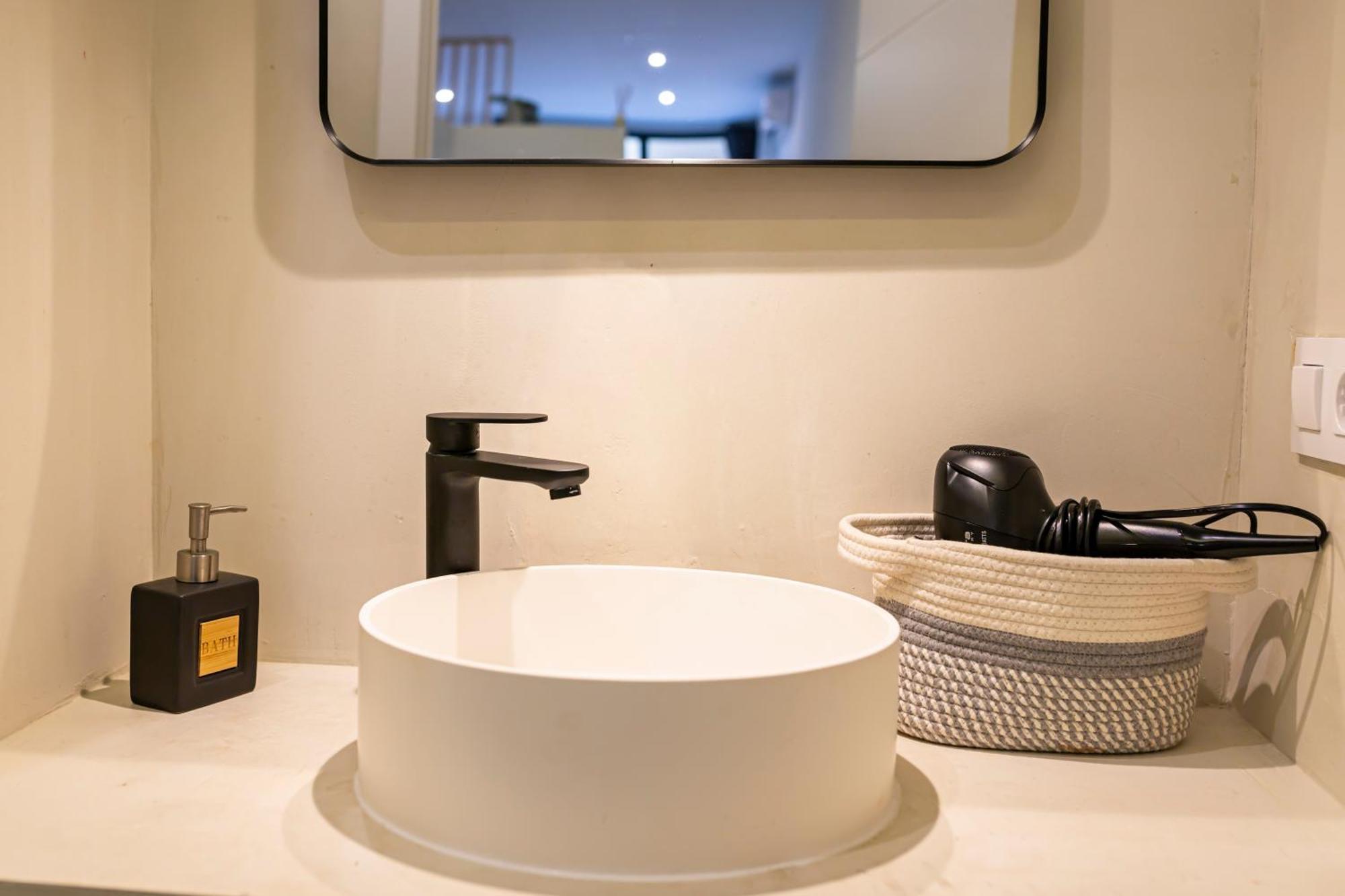 Resolana Suites Seville Ngoại thất bức ảnh